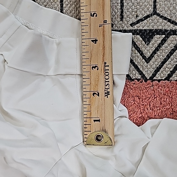 VINCE PLEATED ROLLED CUFF SHORTS, SZ 10 - Picture 12 of 13